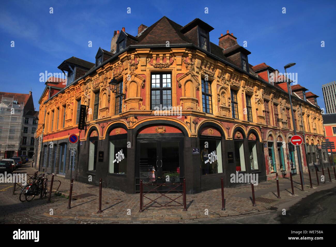 France, Nord, Lille The house of Gilles de la Boë, also known as Bon Bouillon, is a Flemish Mannerist style house located at the corner of Place Louise de Bettignies and Avenue du Peuple Belge. Lille. It has been classified as a historical monument. It was built in 1636 Stock Photo
