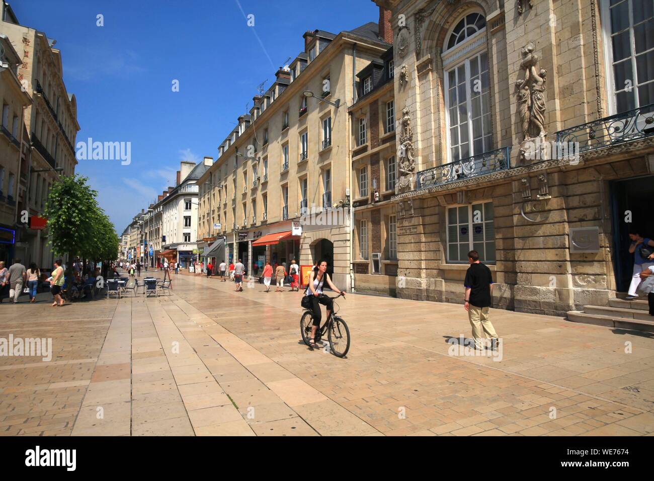France Somme Amiens Rue Des 3 Cailloux In Amiens Stock Photo Alamy