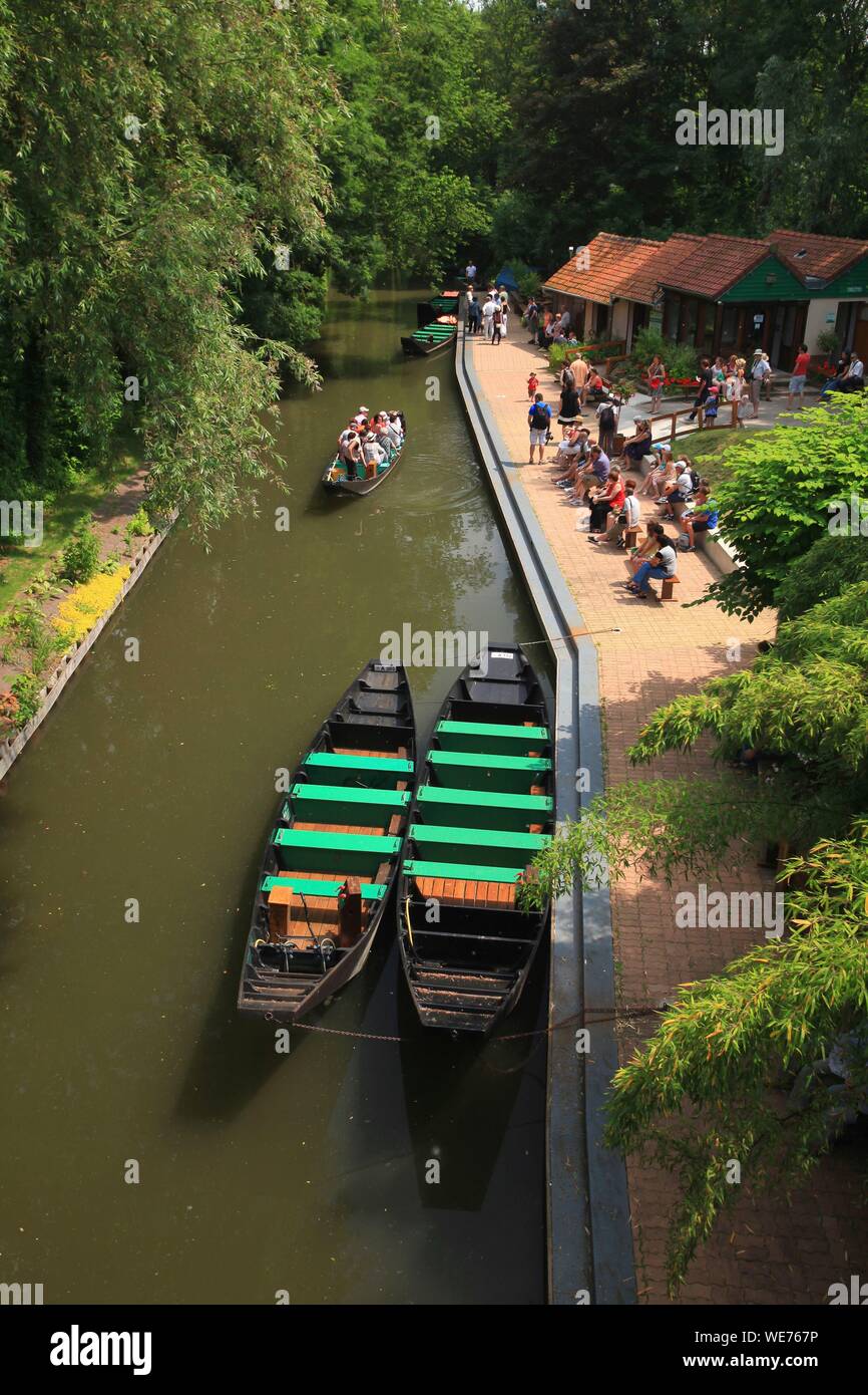 France, Somme, Amiens, Port of embarkation for a trip by electric boat