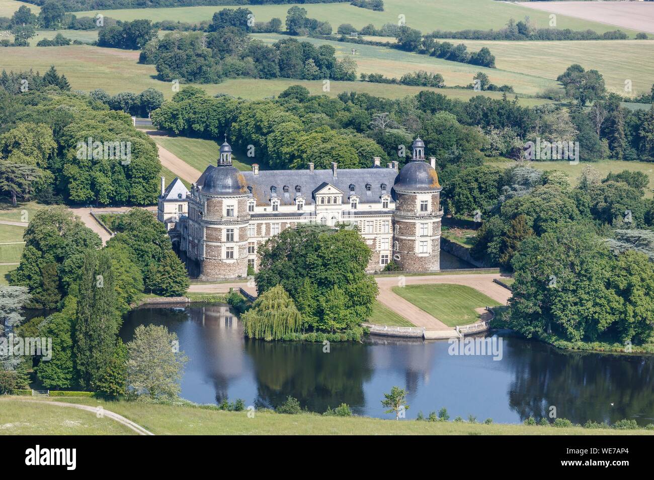 France, Maine et Loire, Saint Georges sur Loire, Chateau de Serrant (aerial view) Stock Photo