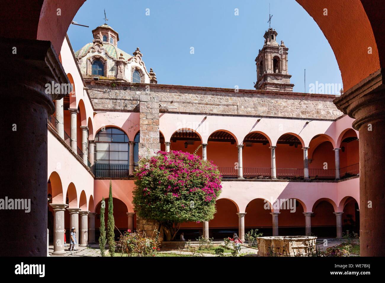 Mexico, Michoacan state, Morelia, Historic Centre of Morelia listed as World Heritage by UNESCO, La Merced church cloister Stock Photo