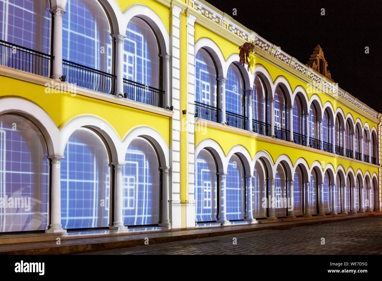 Mexico, Campeche state, Campeche, fortified city listed as World Heritage by UNESCO, town hall facade by night Stock Photo