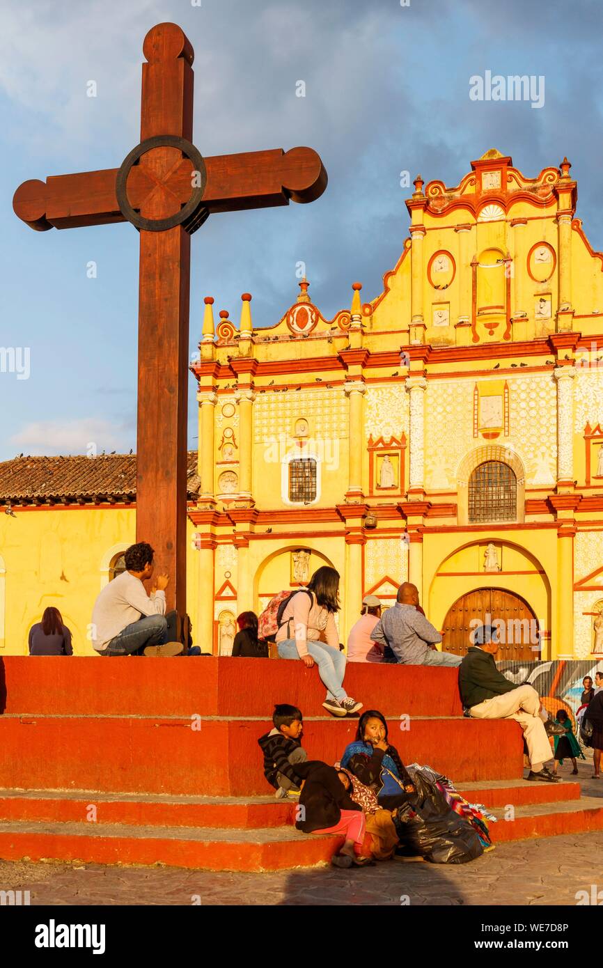 Mexico, Chiapas state, San Cristobal de las Casas, the cathedral and the 31 de Marzo square Stock Photo