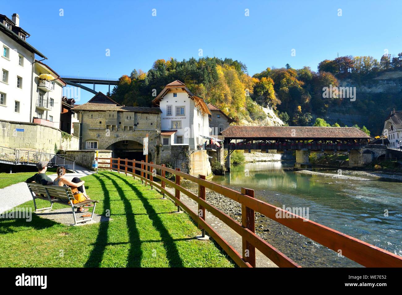 Switzerland, Canton of Fribourg, Fribourg, Sarine River (Saane River) banks, Gotteron tower gate and Bern wooden covered bridge Stock Photo