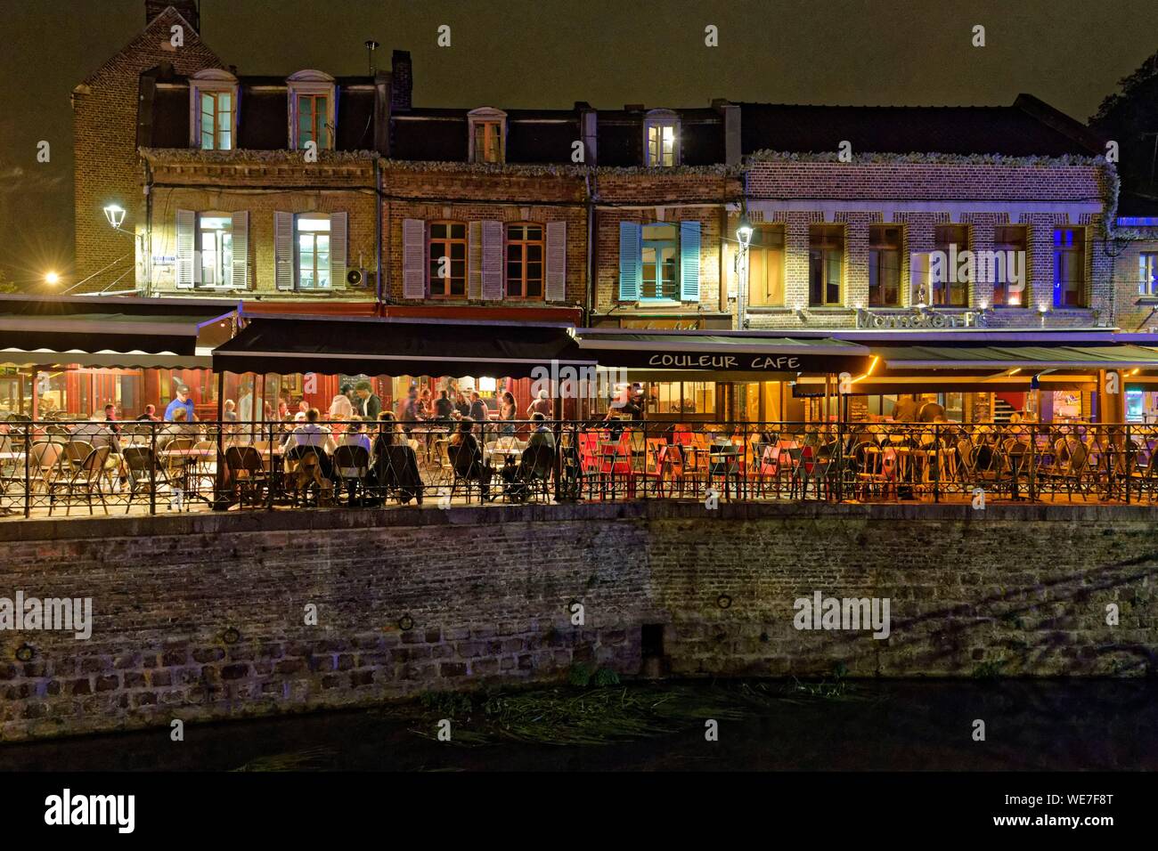 France, Somme, Amiens, place du Don, Retroviseur bar restaurant Stock Photo