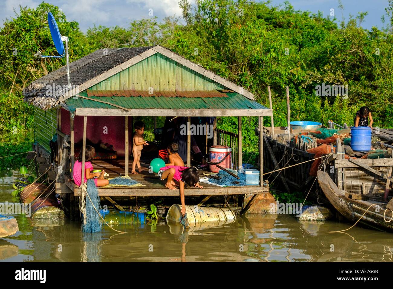 Cambodia, Kompong Kleang or Kampong Kleang, floating houses along the Tonle Sap lake Stock Photo