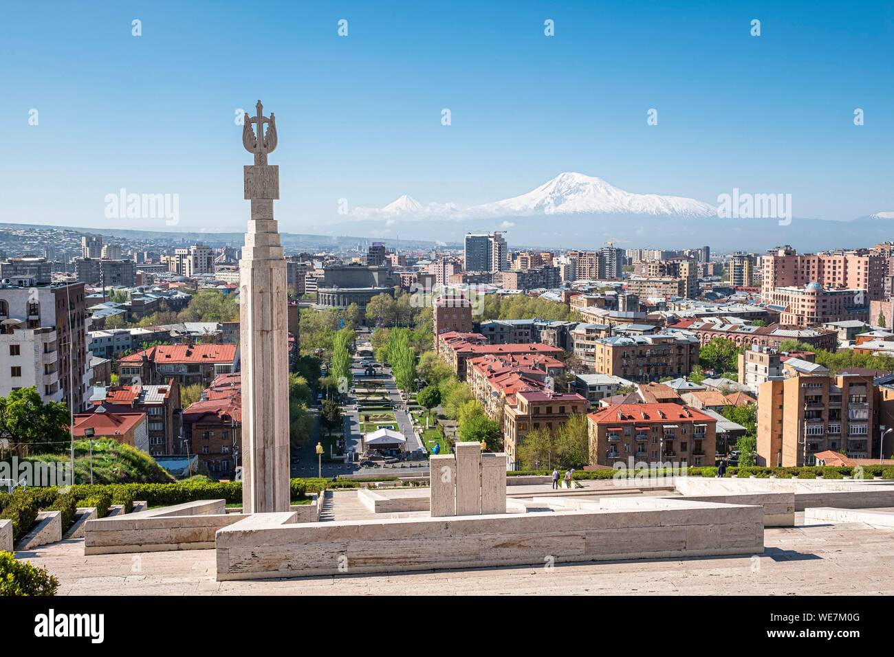 Armenia, Yerevan, the Cascade built in the 70s, huge staircase of 572