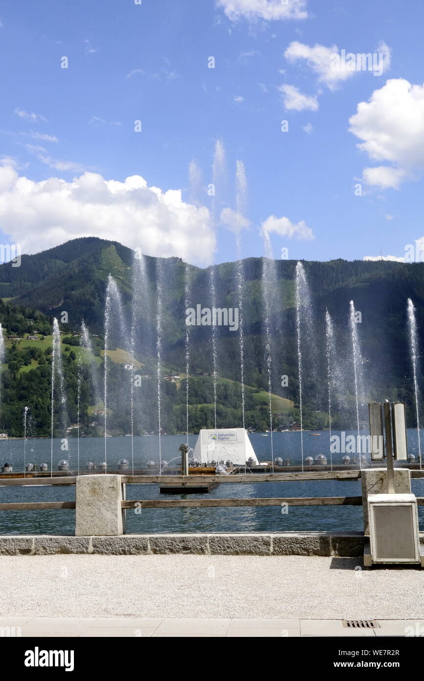 Uferpromenade in Zell am See Stock Photo