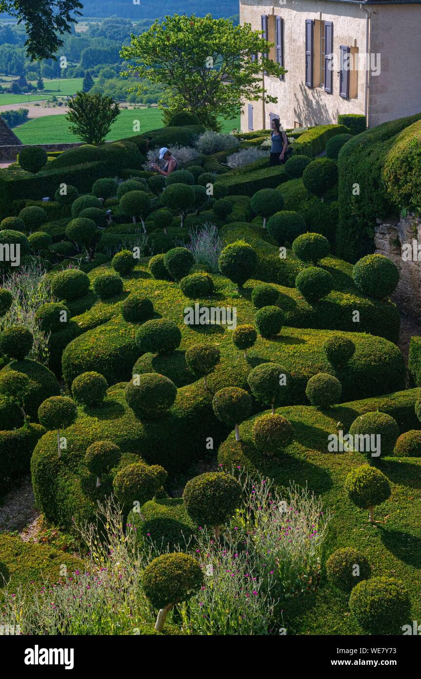 France, Dordogne, Vezac, Park and garden of Marqueyssac Stock Photo