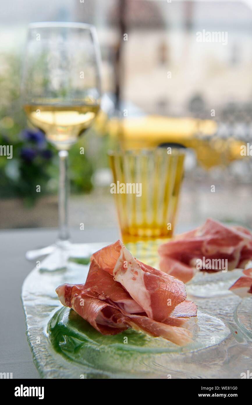 Italy, Emilia Romagna, Polesine Zibello near Parma, Antica Corte Pallavicina, culatello, traditional ham of Parma Stock Photo