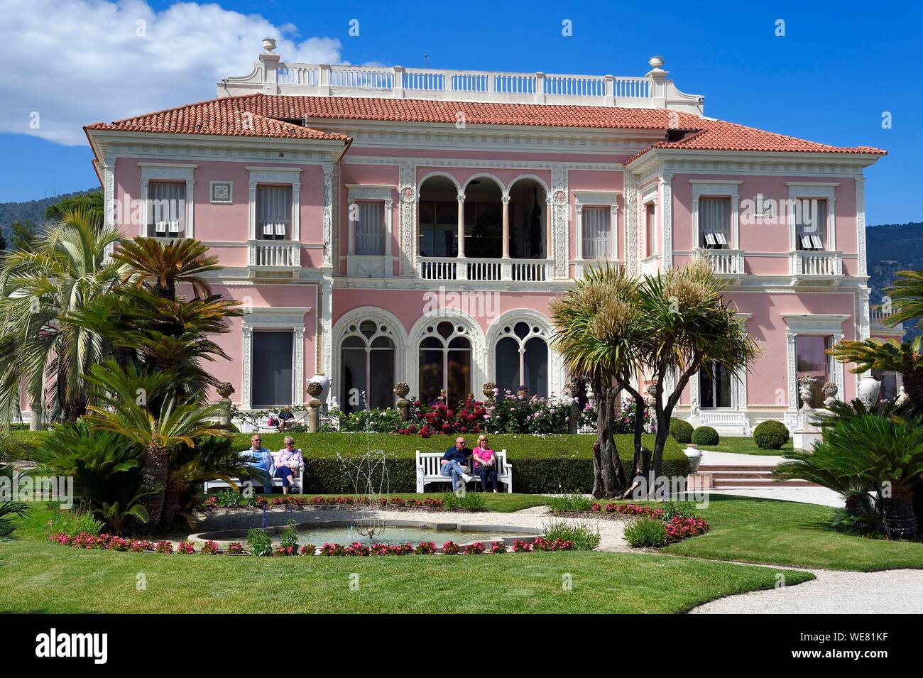 France, Alpes Maritimes, Saint Jean Cap Ferrat, Ephrussi de Rothschild villa and garden, large pond and water jets in the French garden Stock Photo