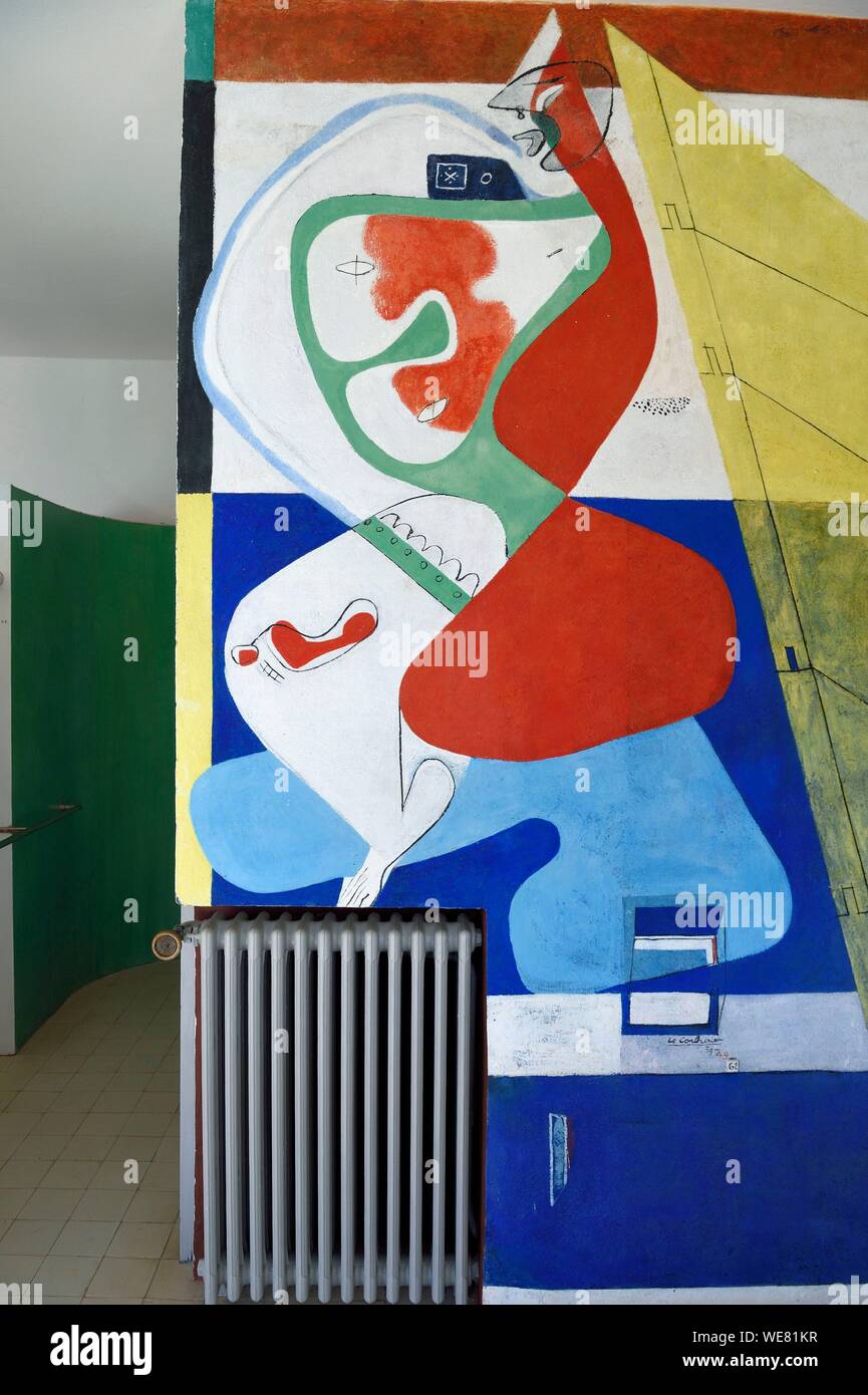 France, Alpes Maritimes, Roquebrune Cap Martin, Cap Martin, Sentier de la Buse, Villa Eileen Gray E1027 designed by architect and designer Eileen Gray for the architect Jean Badovici, mural painting of Le Corbusier (Authorization request necessary before publication) Stock Photo