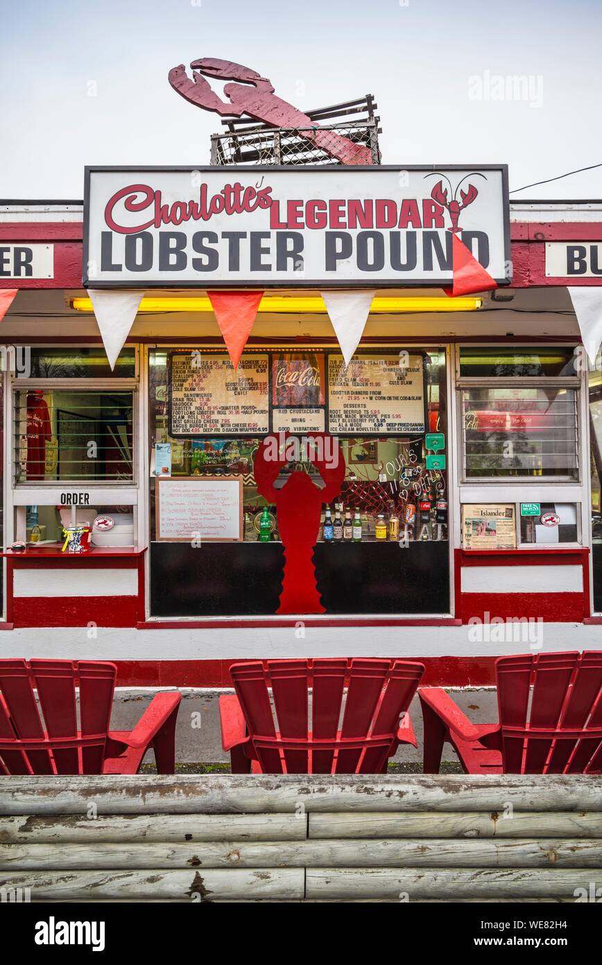 United States, Maine, Mt. Desert Island, Southwest Harbor, Charlotte's Lobster Pound, traditional seasfood restaurant Stock Photo