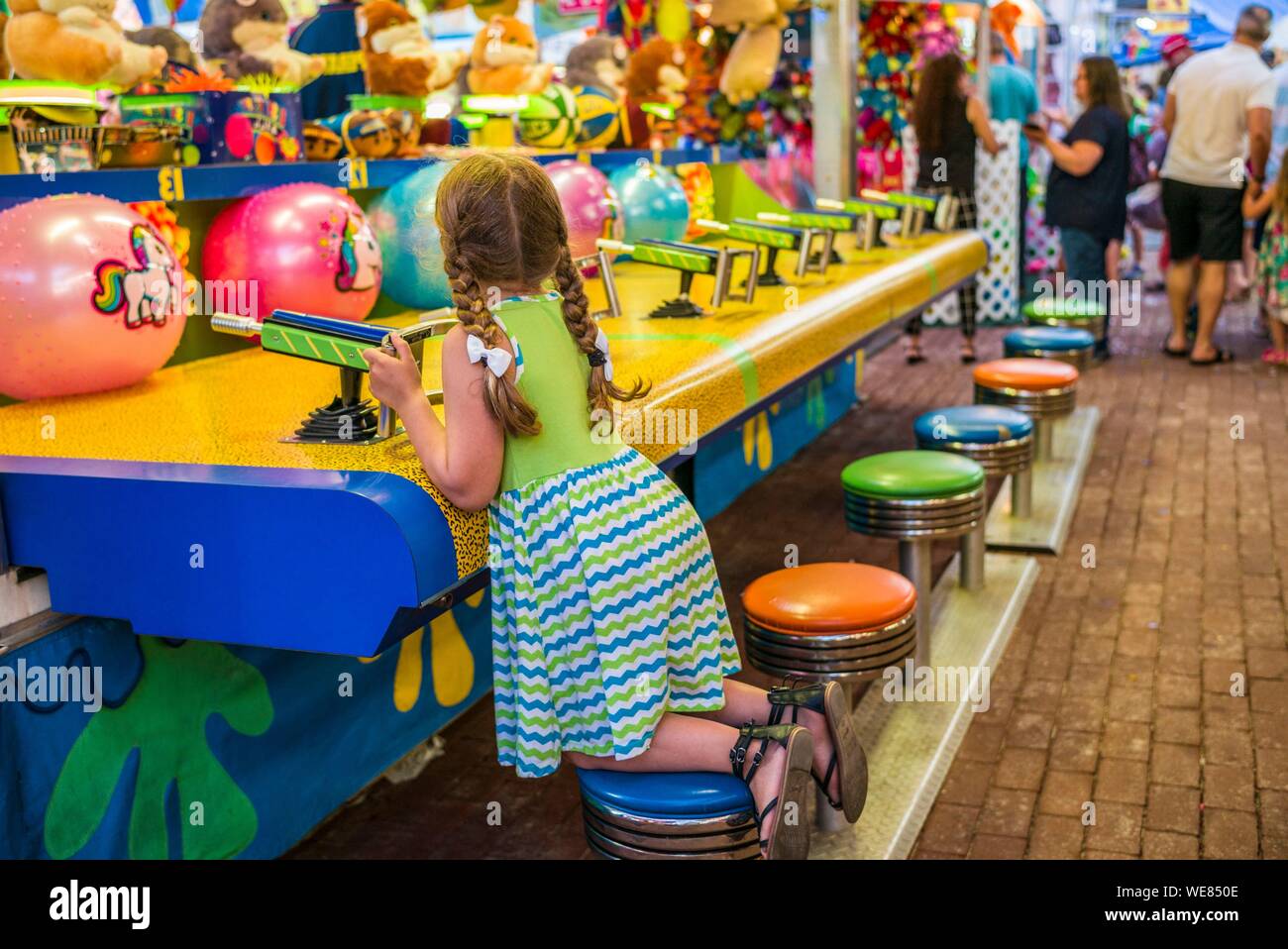 Water gun game hi-res stock photography and images - Alamy