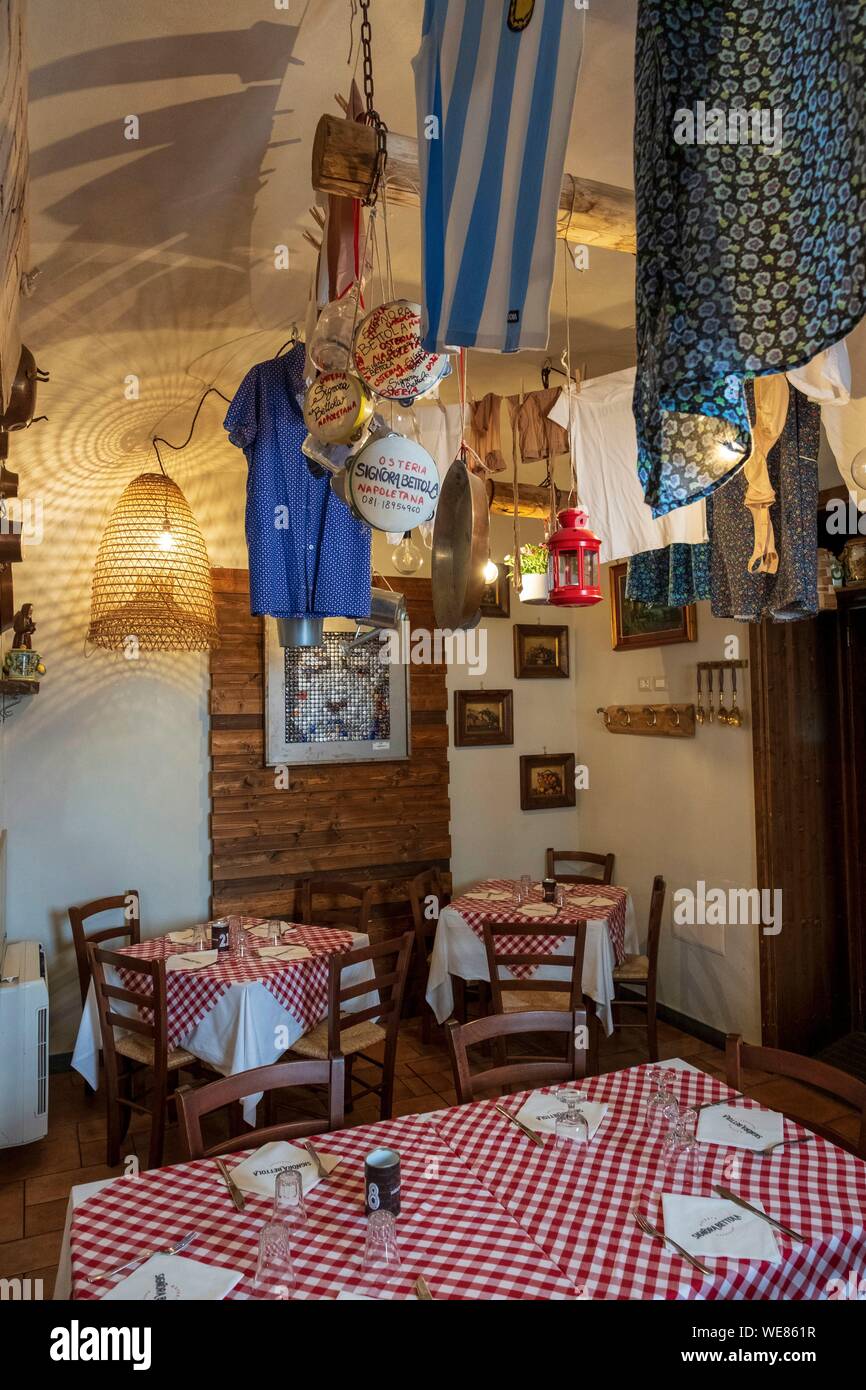 Italy, Campania, Naples, historical centre listed as World Heritage by UNESCO, Vico Satriano, Signora Bettola restaurant Stock Photo