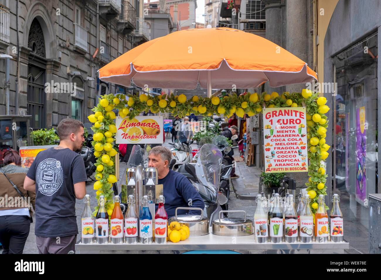 Italy, Campania, Naples, historical centre listed as World Heritage by UNESCO, street food, fruit juice Stock Photo