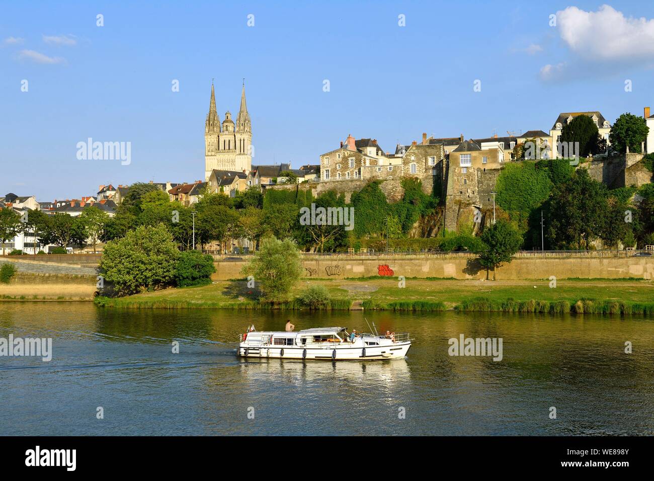 France, Maine et Loire, Angers, Maine river banks and Saint Maurice cathedral Stock Photo