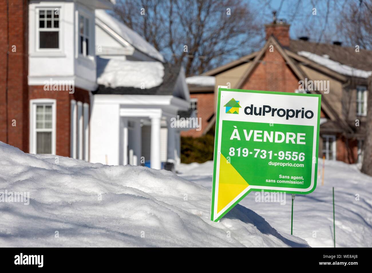 House Sale Board High Resolution Stock Photography and Images Alamy