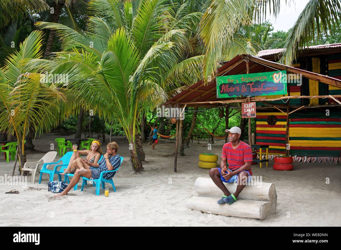 Colombia, Providencia island, Alber's et Tom's Corner bar on the beach of Suroeste Stock Photo