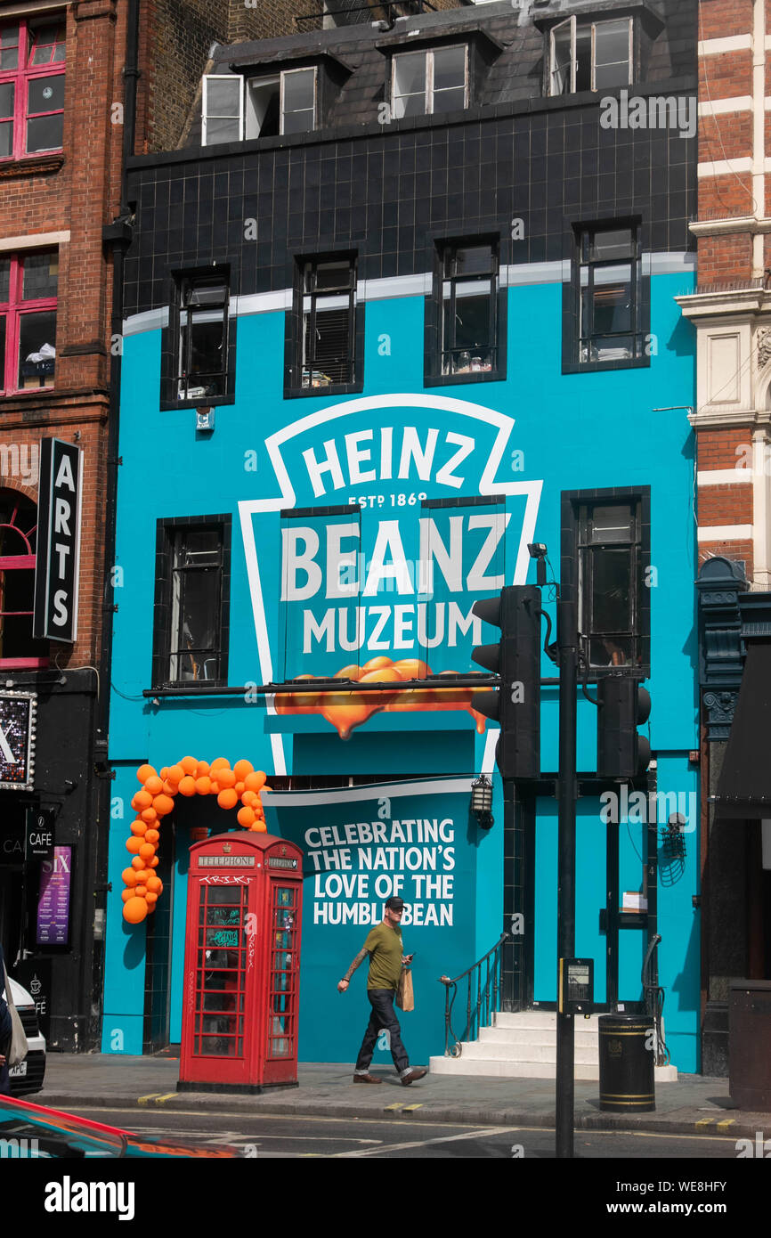 Heinz baked beans in tomato sauce hires stock photography and images