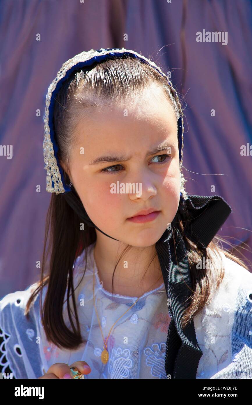 France, Finistere, Festival of Gorse Flowers 2015 in Pont Aven, Children of the Circle Ar Vro Vigoudenn of Pont l'Abbe Stock Photo