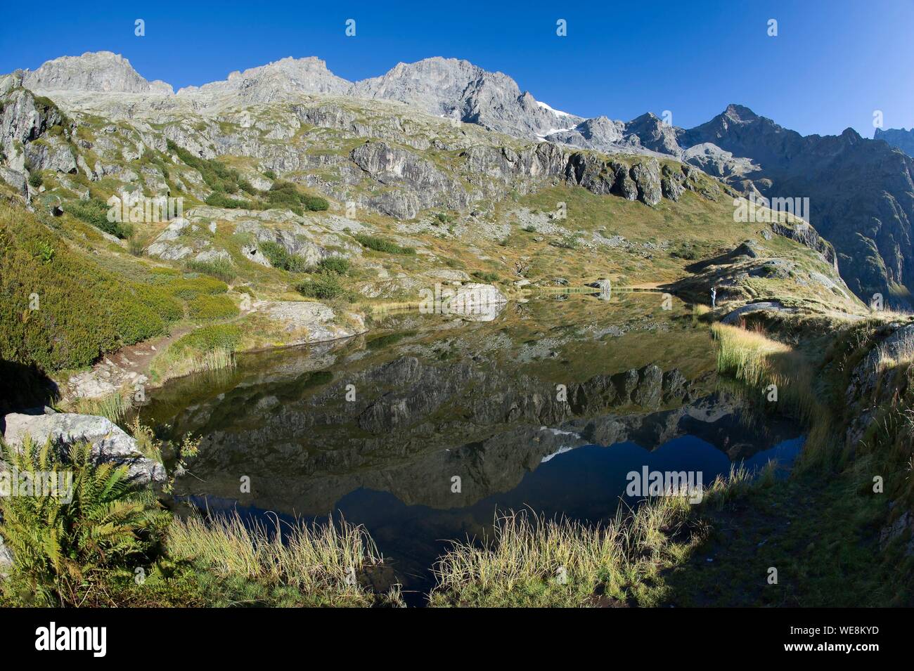 France, Hautes Alpes, massif of Oisans, National Park, Valgaudemar, Lake Lauzon and the tip of Muande (3315m) Stock Photo