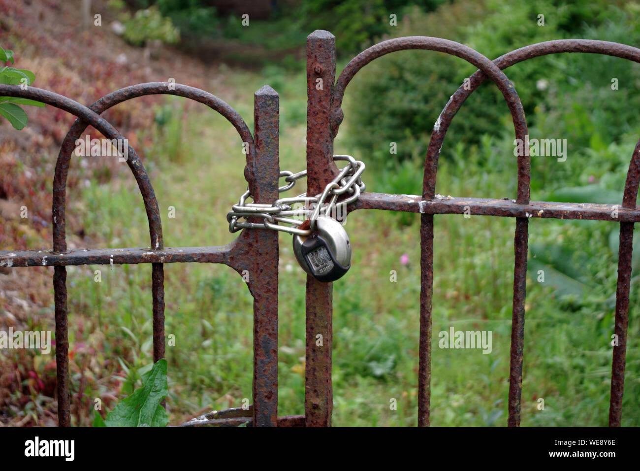 Padlocked gates hi-res stock photography and images - Alamy