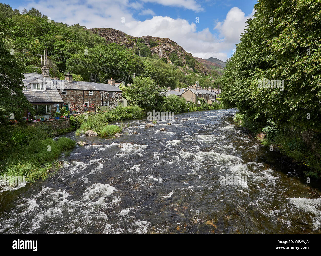 British countryside houses hi-res stock photography and images - Alamy