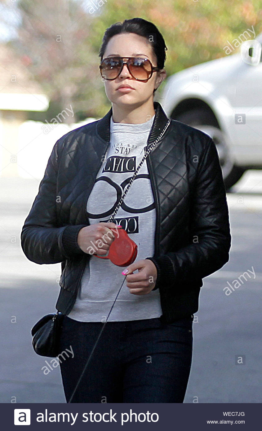 Thousand Oaks Ca Amanda Bynes Has A Relaxing Sunday And Takes A