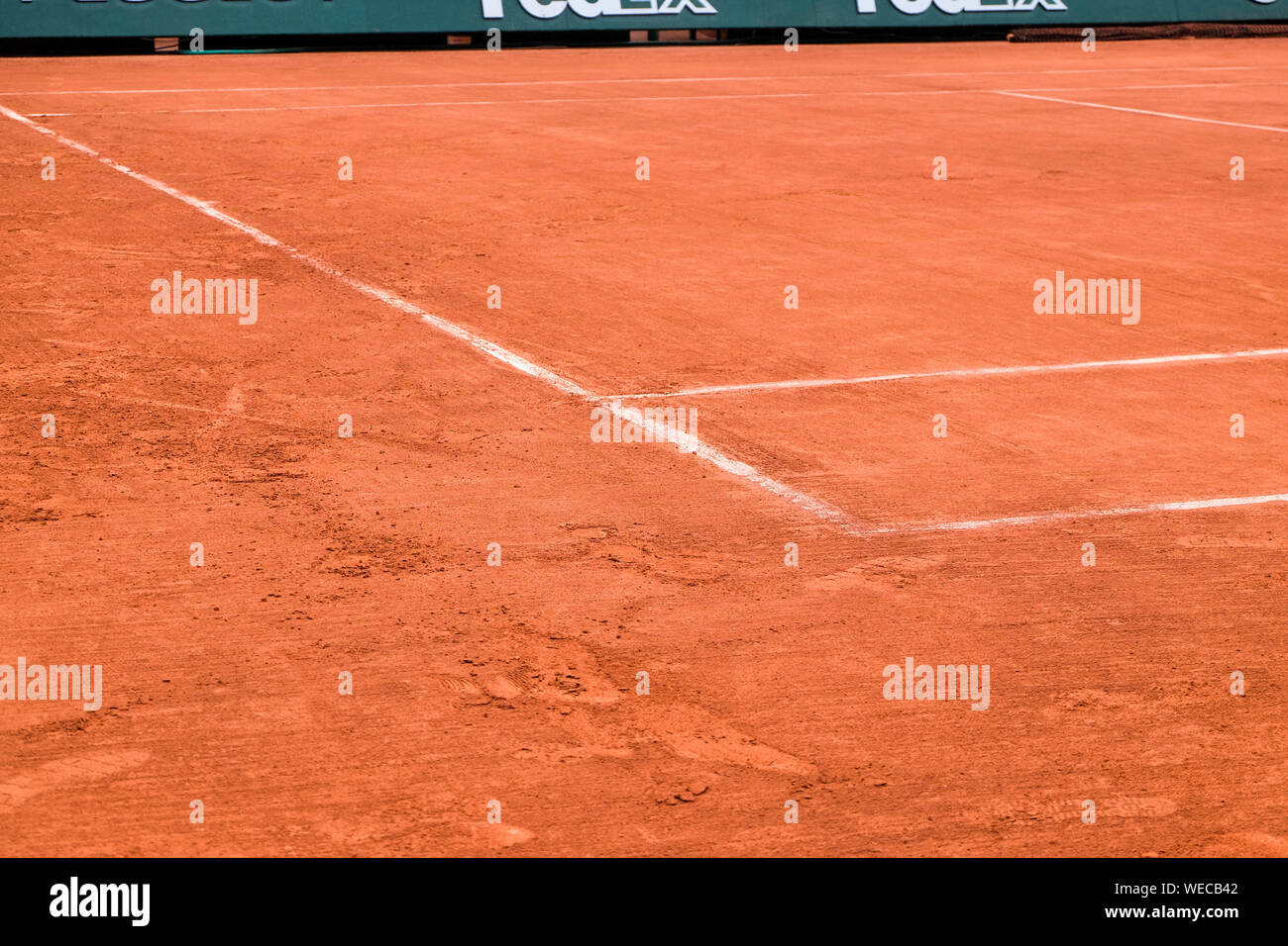 Wet tennis court hires stock photography and images Alamy