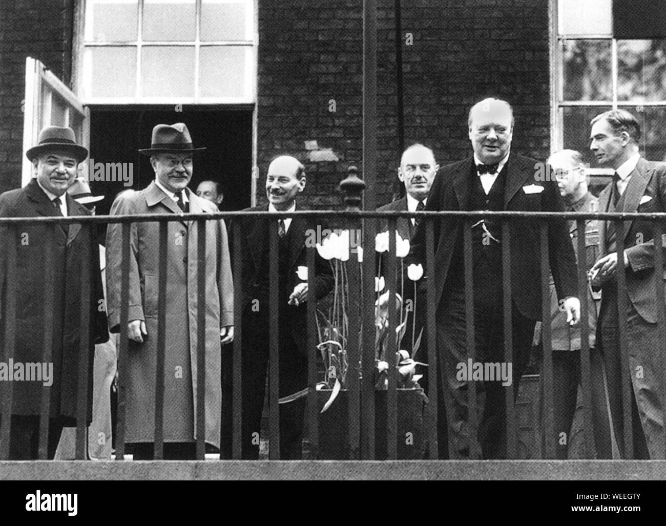Churchill after signing Treaty of Alliance with Soviet delegation. L-R : Maisky, Molotov, Atlee, Lyttleton,W.S.C.,Firebrace, Eden.   London 26/5/1942 Stock Photo