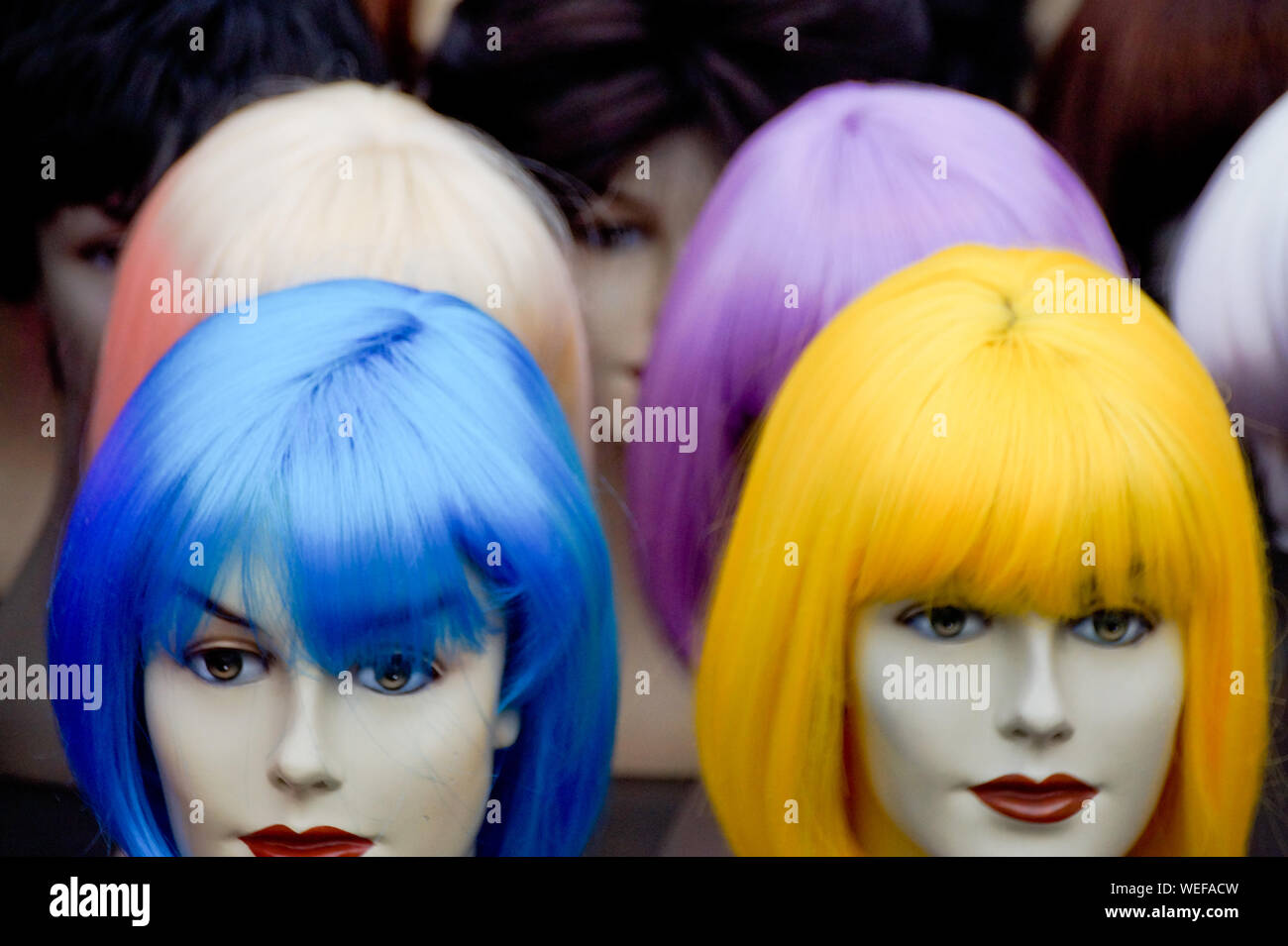 Mannequins with wigs hires stock photography and images Alamy