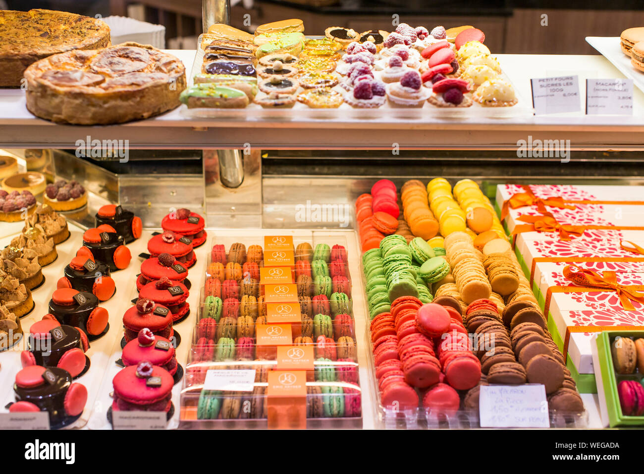 Patisserie Paris High Resolution Stock Photography And Images Alamy Patisserie Paris High Resolution Stock Photography And Images Alamy