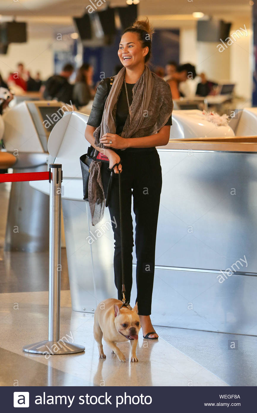 Los Angeles Ca After Enjoying A Delicious Dinner Date At Craig S Last Night And Running Into Teigen S Pal Brooklyn Decker And Her Husband Andy Roddick Chrissy Teigen And John Legend Along