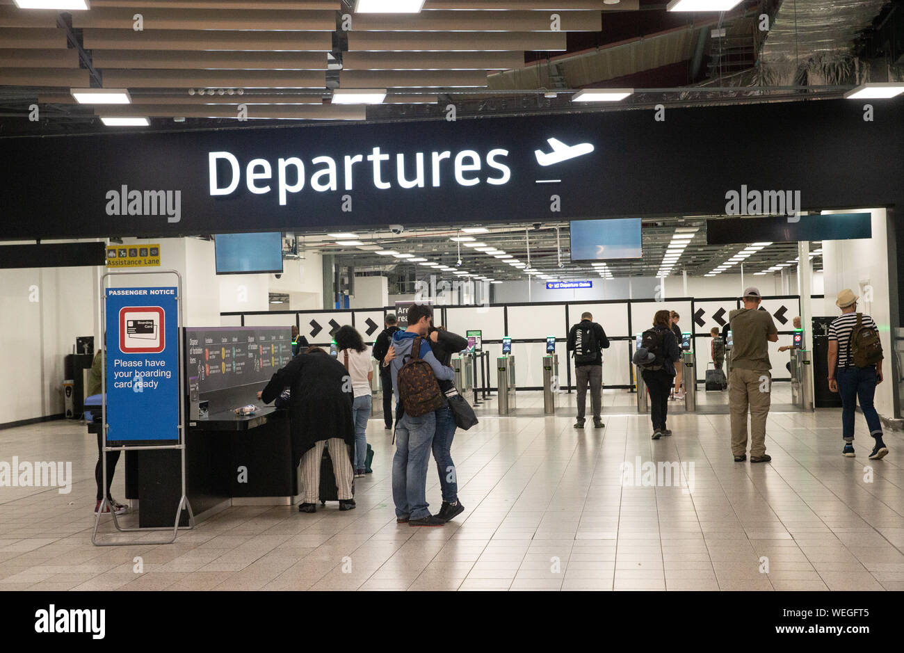 Departures gate hi-res stock photography and images - Alamy