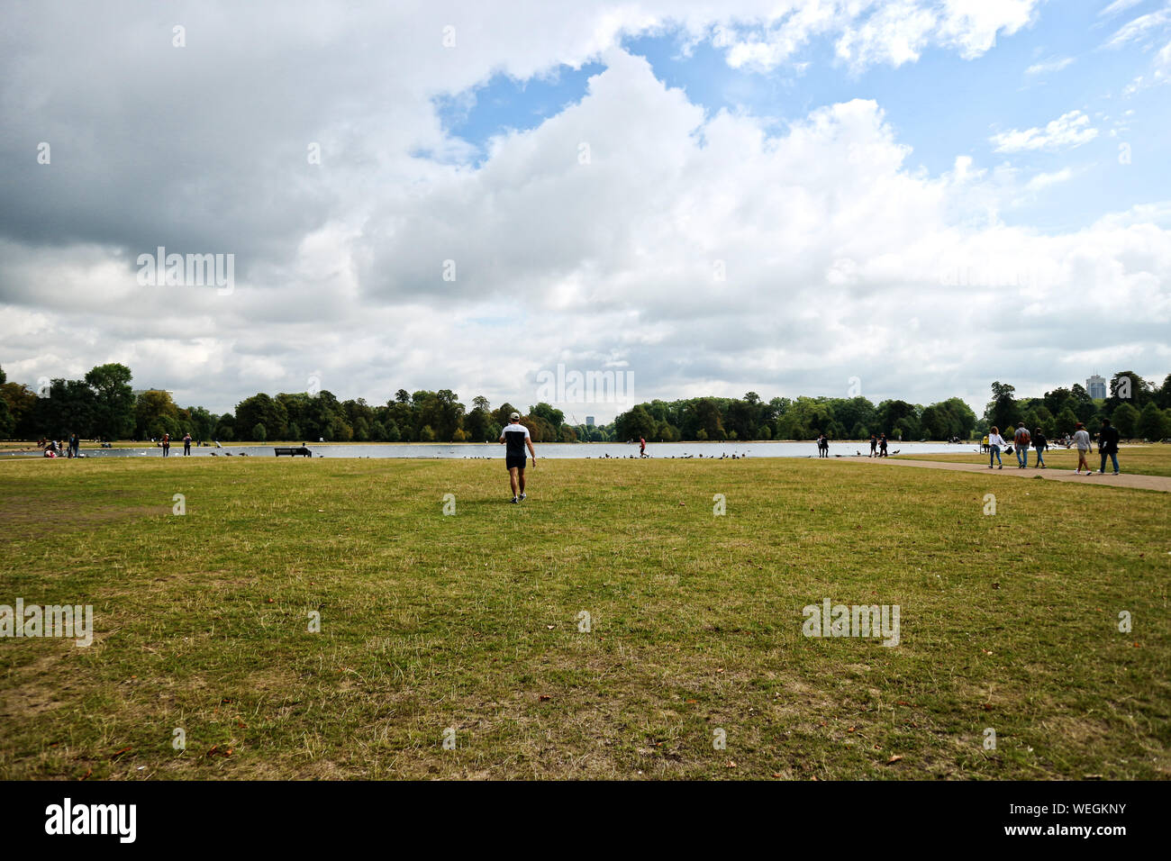 Lake at Kensington Gardens Stock Photo Alamy
