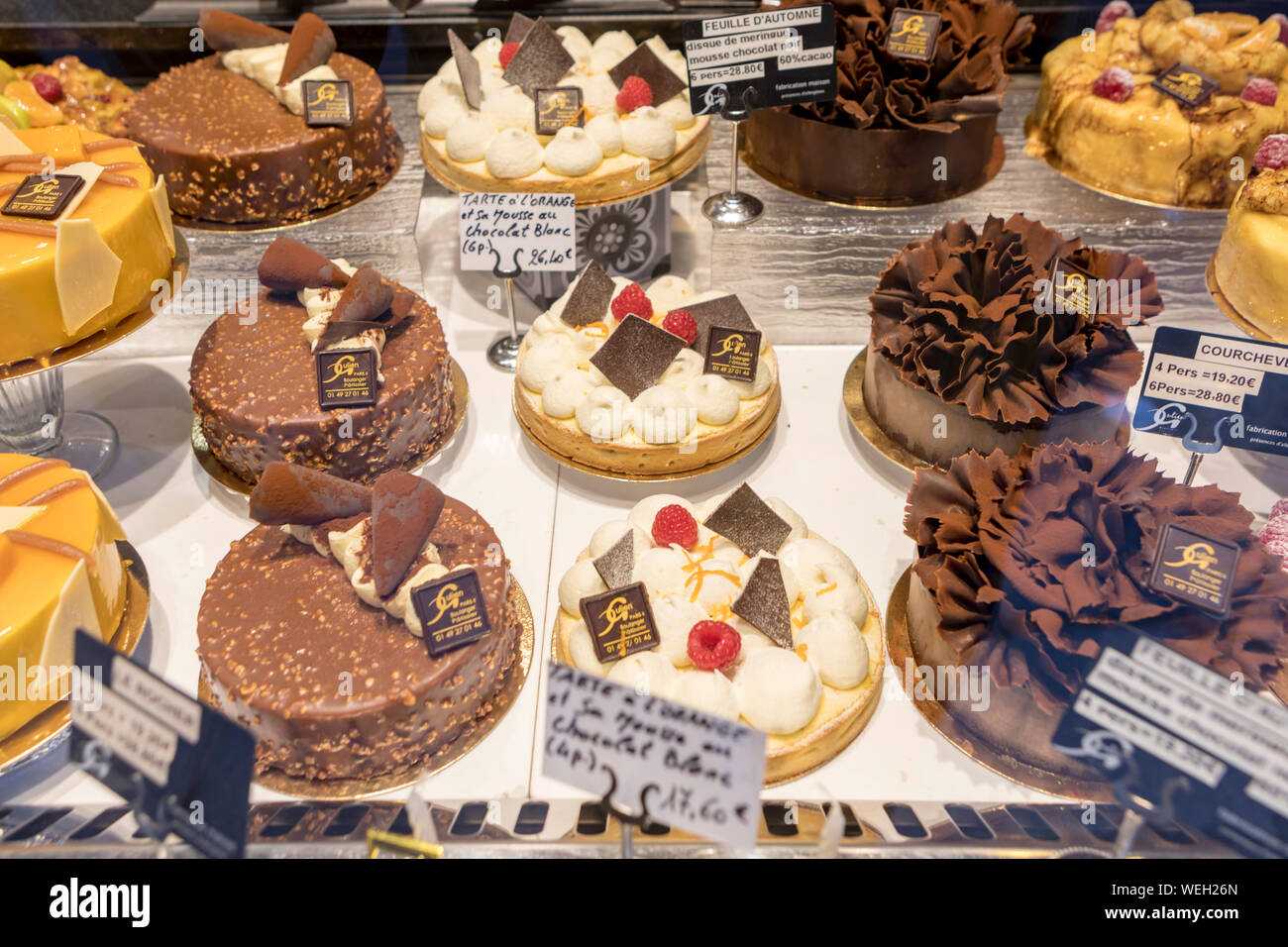 Cakes In A Patisserie In Paris High Resolution Stock Photography And Images Alamy