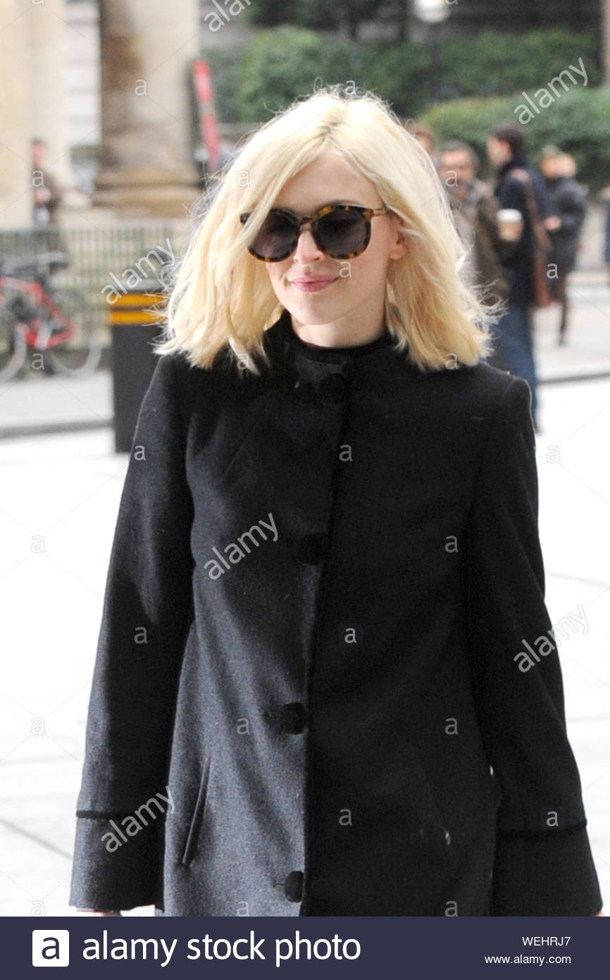 London Uk Fearne Cotton Is A Beauty In Black Arriving For Work