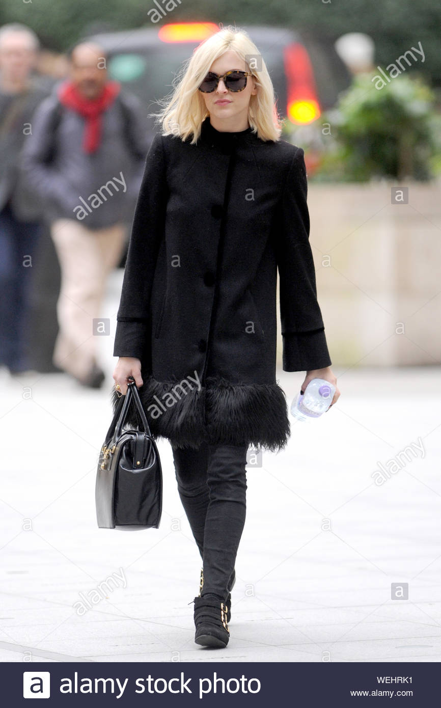 London Uk Fearne Cotton Is A Beauty In Black Arriving For Work