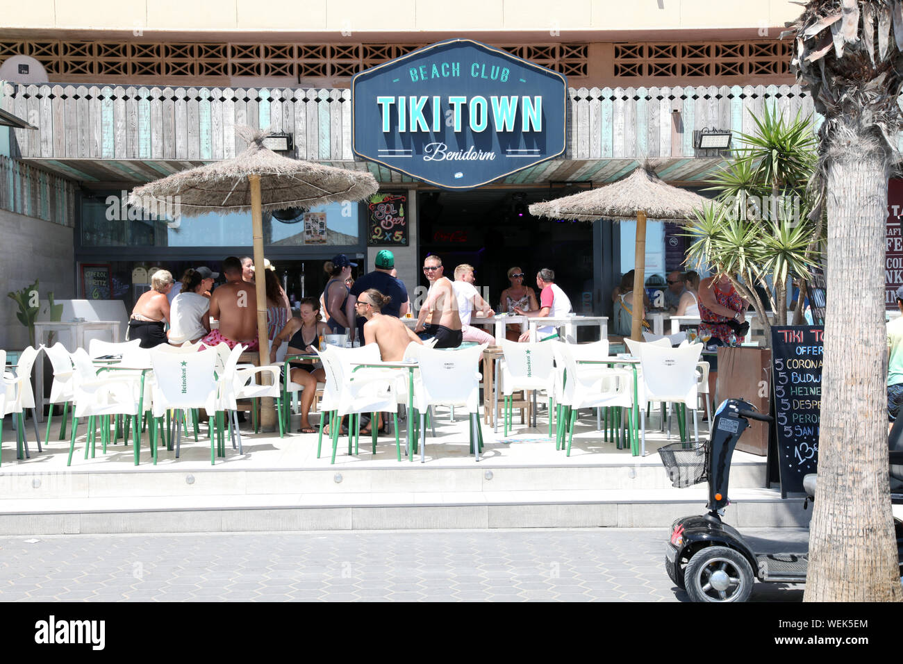 Tiki beach bar benidorm hires stock photography and images Alamy