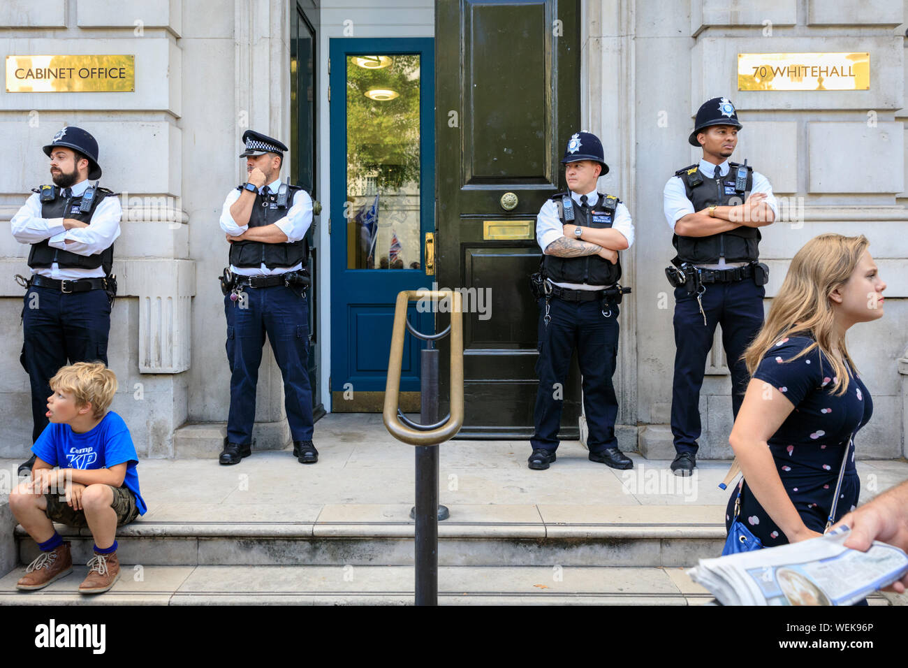 London outside cabinet office hi-res stock photography and images - Alamy