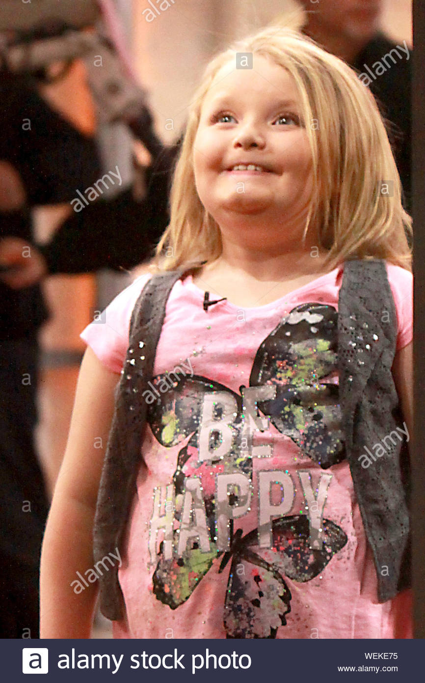 New York Ny Honey Boo Boo And Mama June Guest Star On Good Morning America To Talk About Their New Season Of Here Comes Honey Boo Boo Alana Was Not Camera