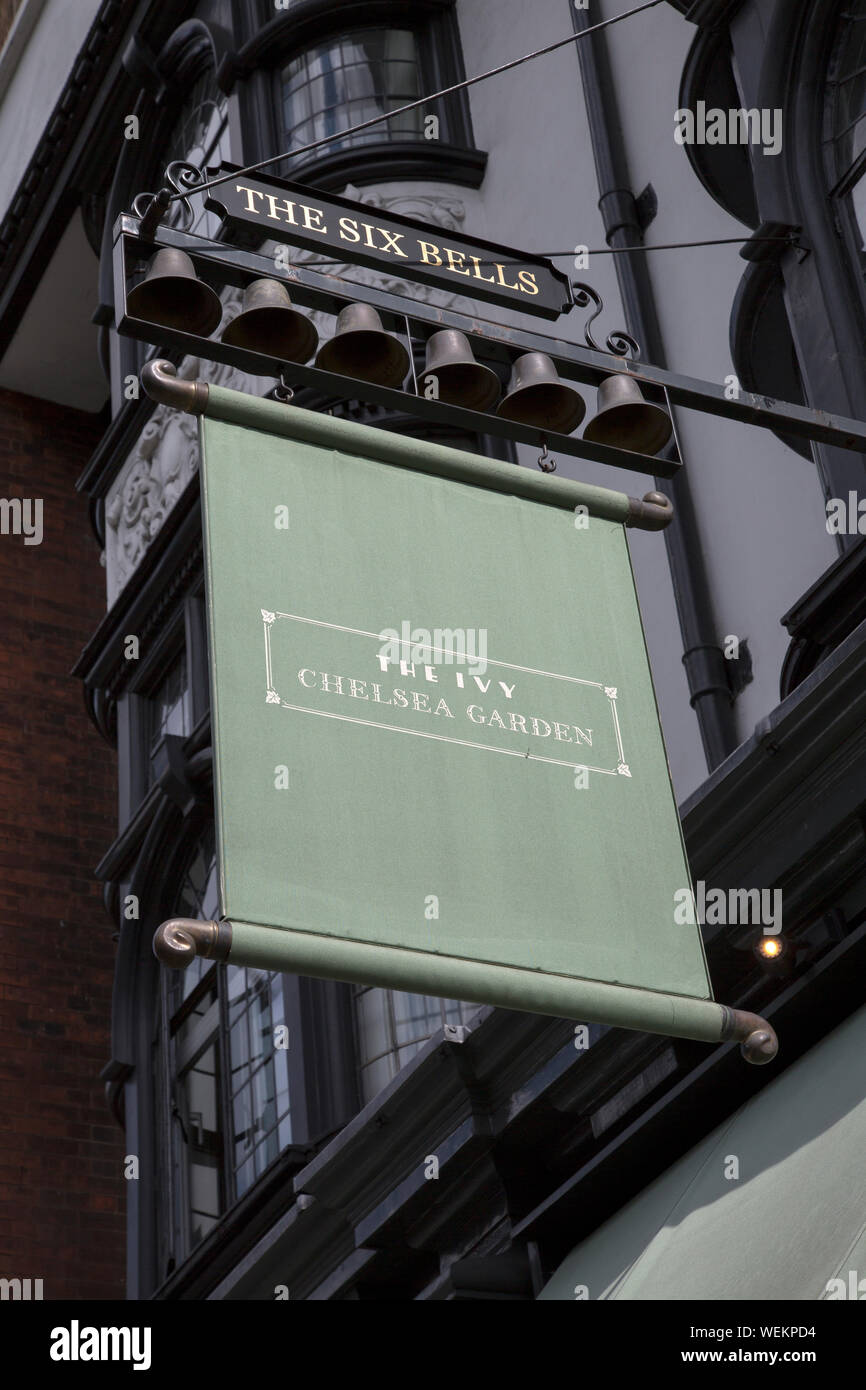 Ivy Pub Sign, Kings Road; Chelsea; London; England; UK Stock Photo