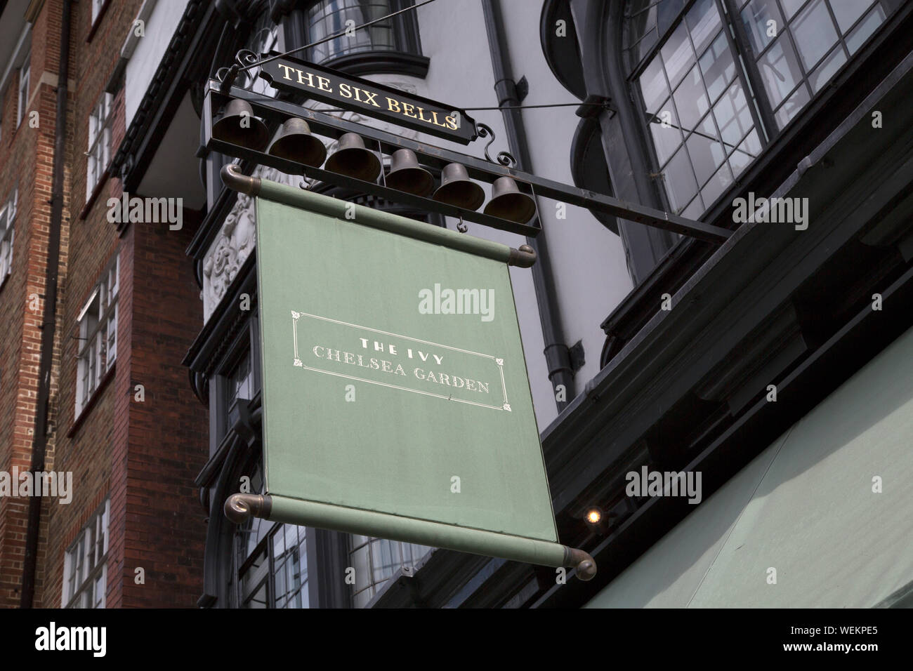 Ivy Pub Sign, Kings Road; Chelsea; London; England; UK Stock Photo
