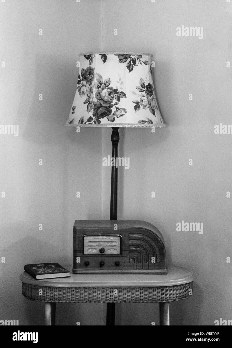 Radio lamp hires stock photography and images Alamy