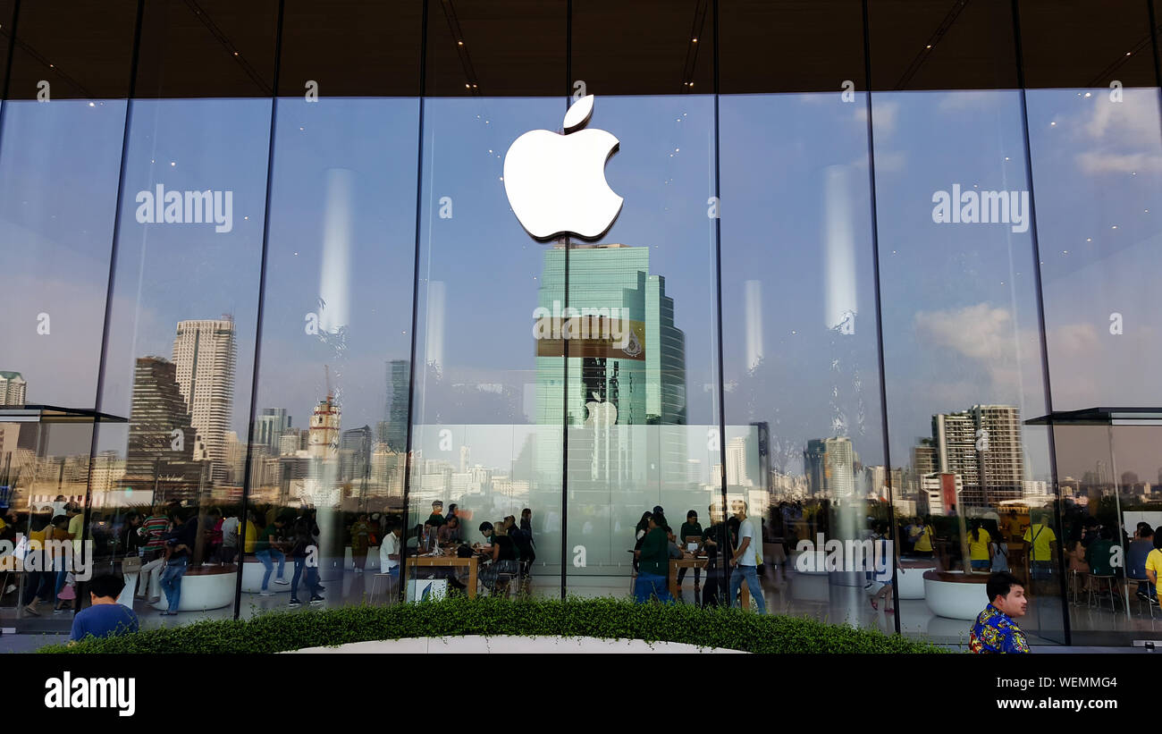 Logo of Apple Inc. on a Apple store in Iconsiam shopping mall in Bangkok,  Thailand Stock Photo - Alamy