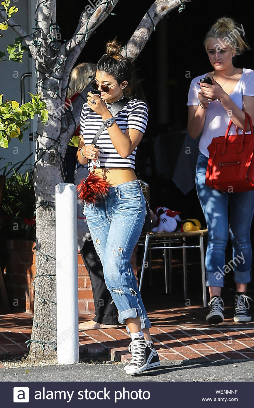 kylie jenner white converse