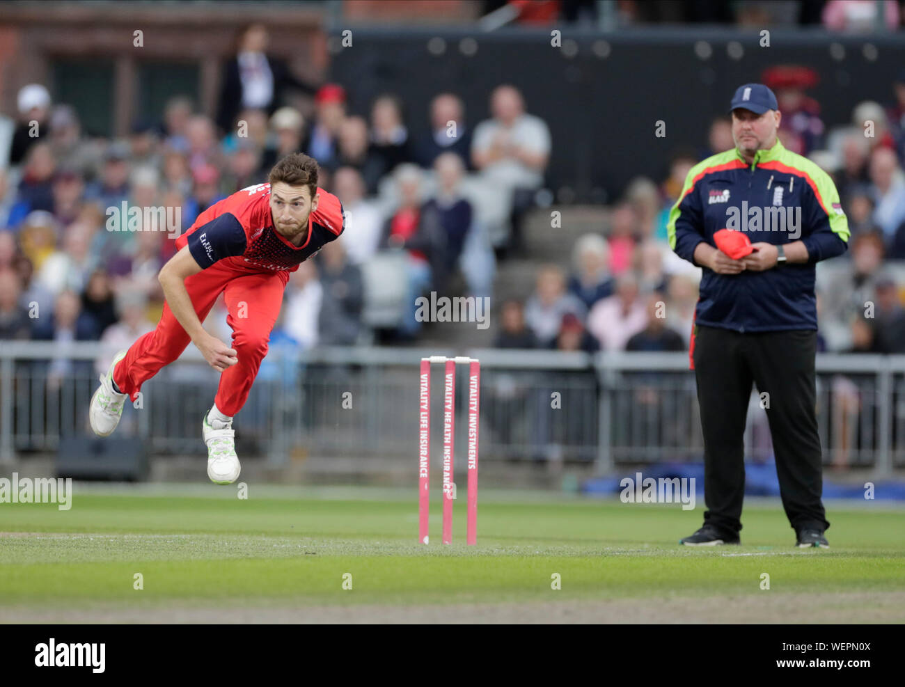Manchester, UK. 30th August 2019; Emirates Old Trafford, Manchester, England; T20 Vitality Blast, Lancashire Lightning versus Leicestershire Foxes; Richard Gleeson bowling for Lancs - Editorial Use Only Credit: Action Plus Sports Images/Alamy Live News Stock Photo