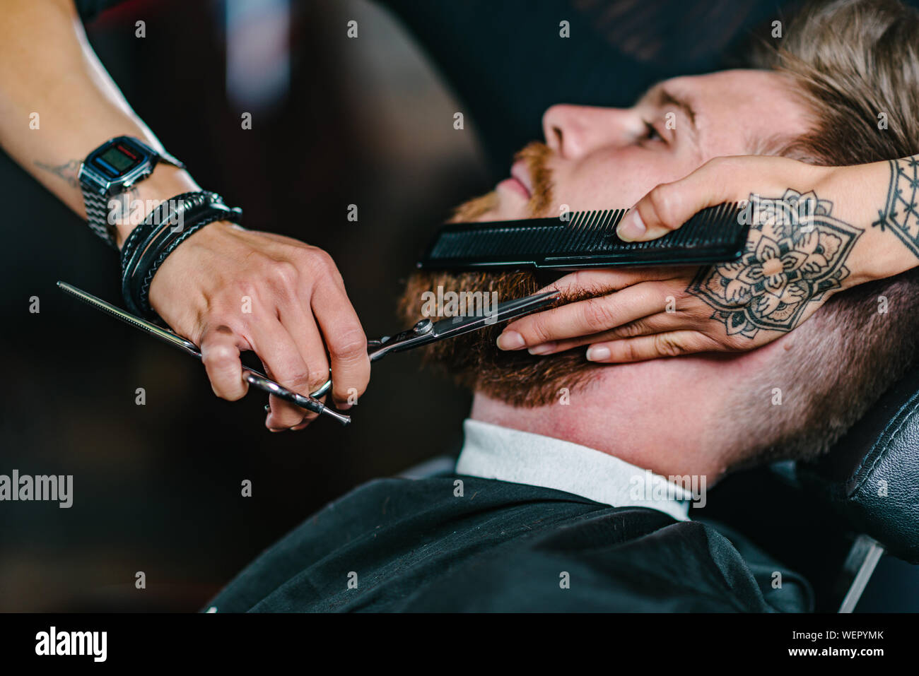 Woman shaving body hair hires stock photography and images Alamy