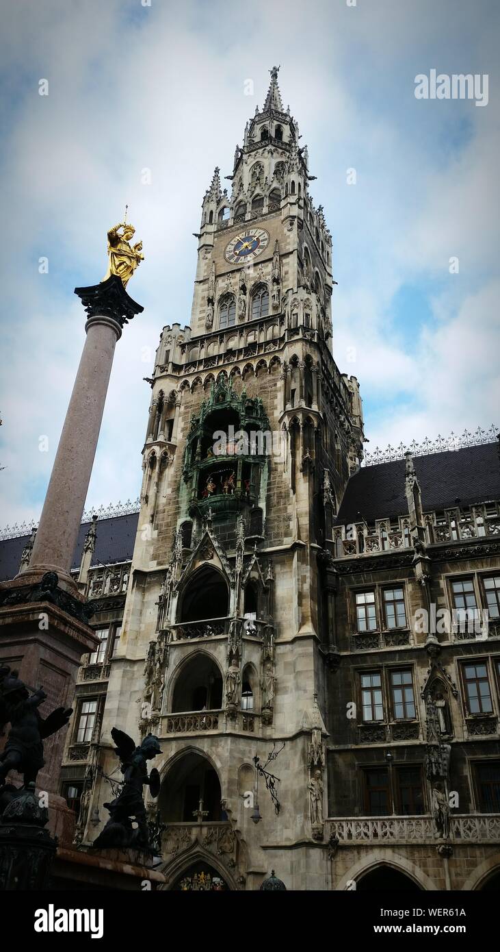 Glockenspiel building hires stock photography and images Alamy